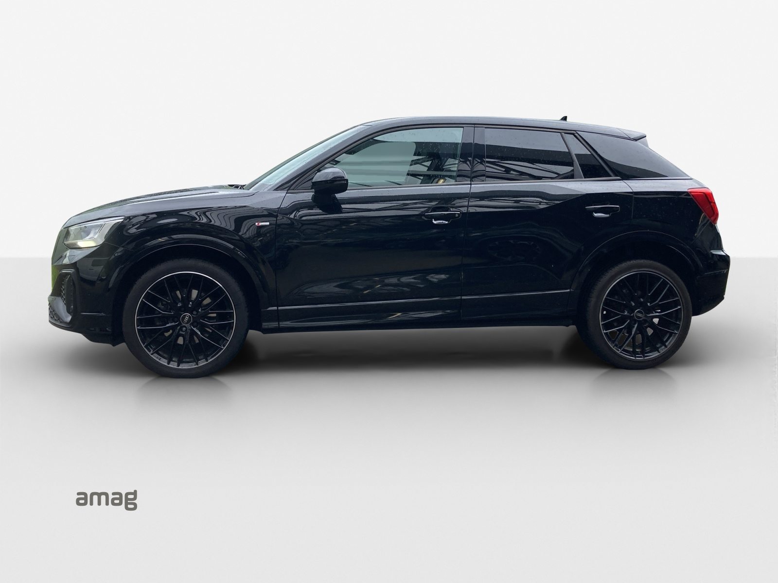 AUDI Q2 35 TFSI S line, Petrol, Second hand / Used, Automatic - 2