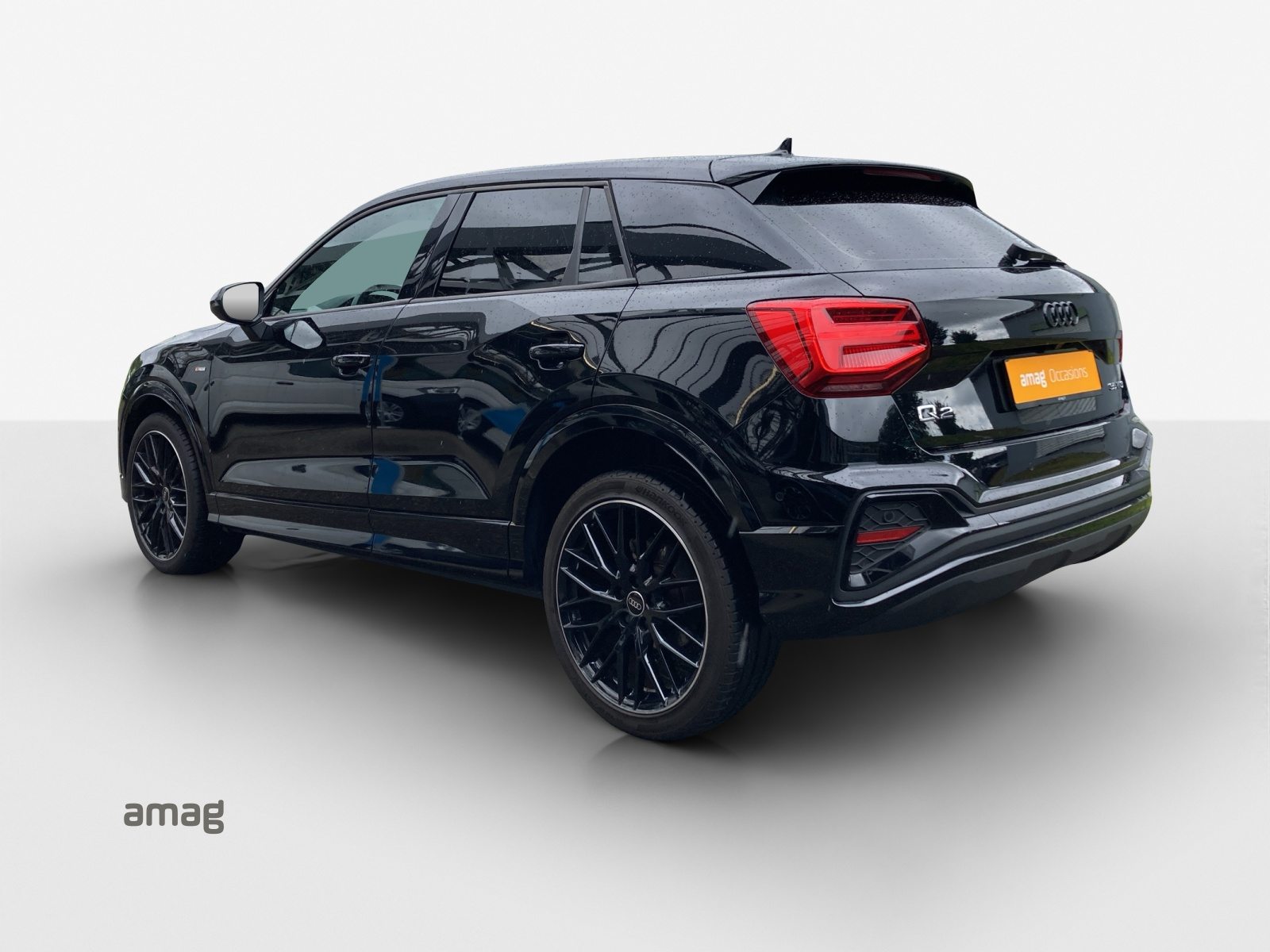 AUDI Q2 35 TFSI S line, Petrol, Second hand / Used, Automatic - 3