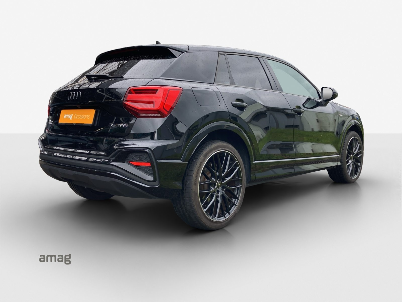 AUDI Q2 35 TFSI S line, Petrol, Second hand / Used, Automatic - 5