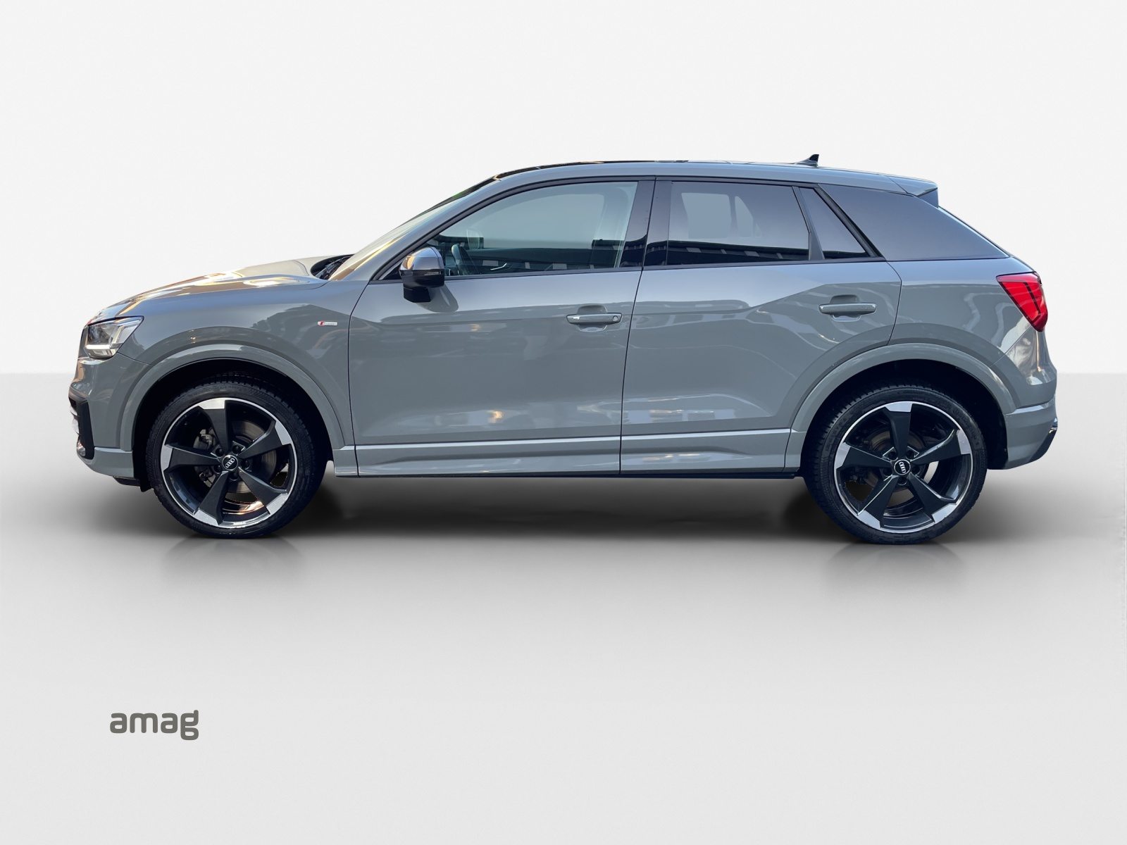 AUDI Q2 40 TFSI sport, Petrol, Second hand / Used, Automatic - 2