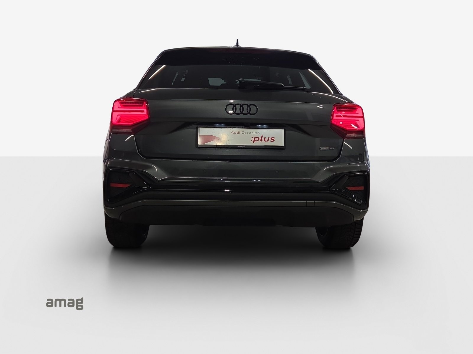 AUDI Q2 40 TFSI S line Attraction, Petrol, Second hand / Used, Automatic - 4