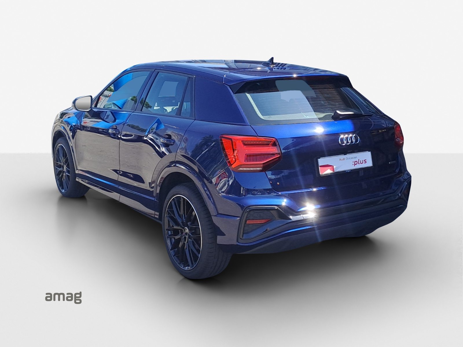 AUDI Q2 40 TFSI S line Attraction, Benzin, Occasion / Gebraucht, Automatik - 3