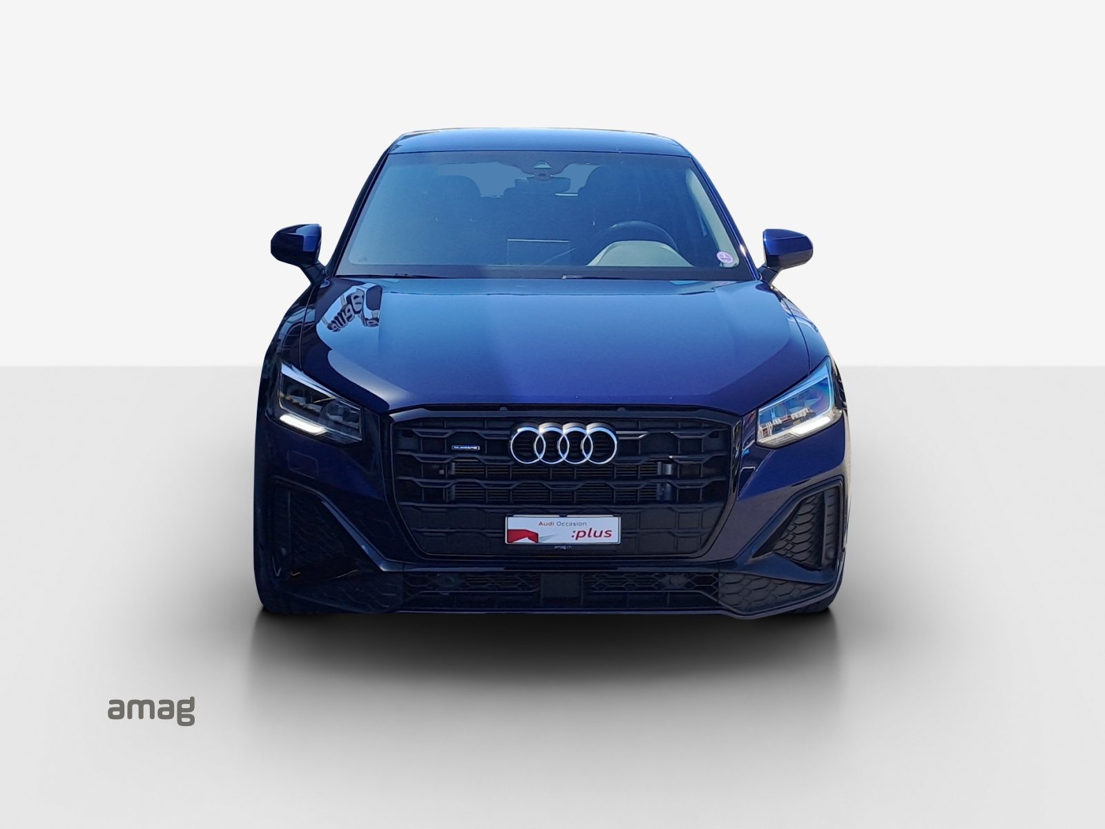 AUDI Q2 40 TFSI S line Attraction, Benzin, Occasion / Gebraucht, Automatik - 7