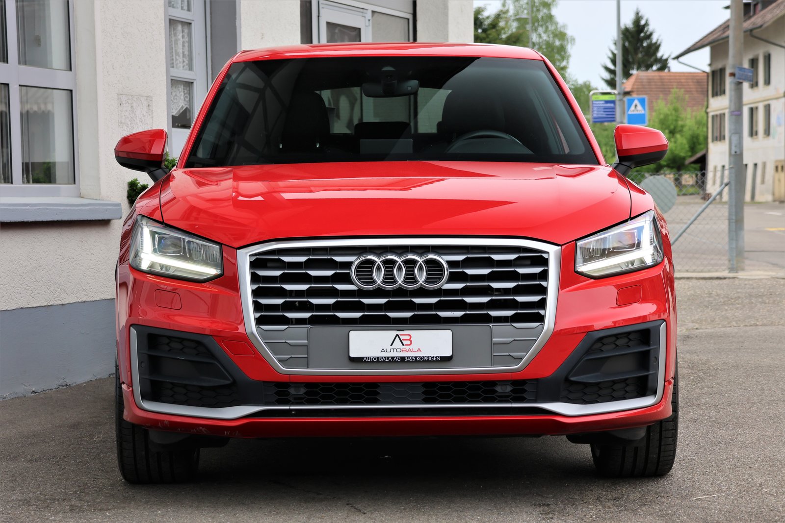 AUDI Q2 1.4 TFSI sport S-tronic S-Line, Petrol, Second hand / Used, Automatic - 2