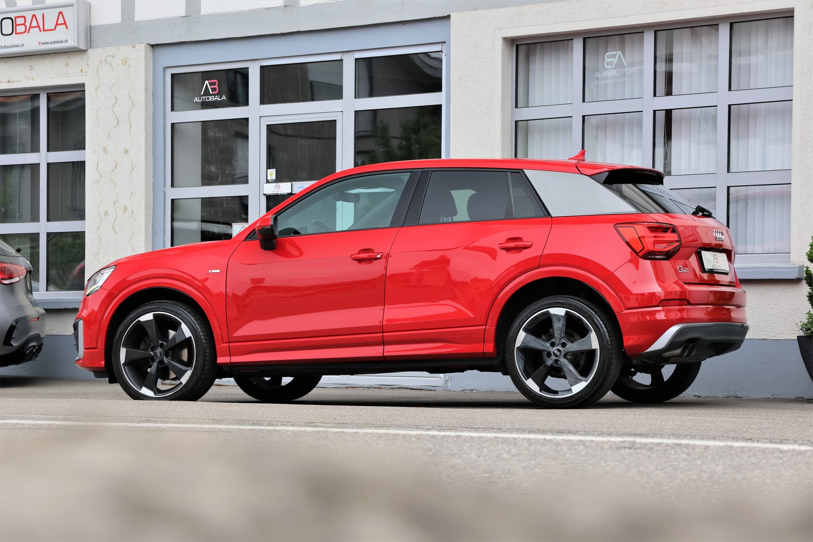 AUDI Q2 1.4 TFSI sport S-tronic S-Line, Petrol, Second hand / Used, Automatic - 4