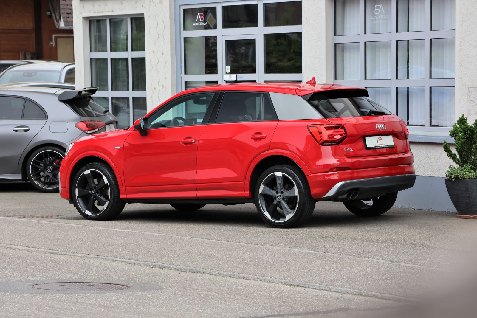 AUDI Q2 1.4 TFSI sport S-tronic S-Line, Petrol, Second hand / Used, Automatic - 5