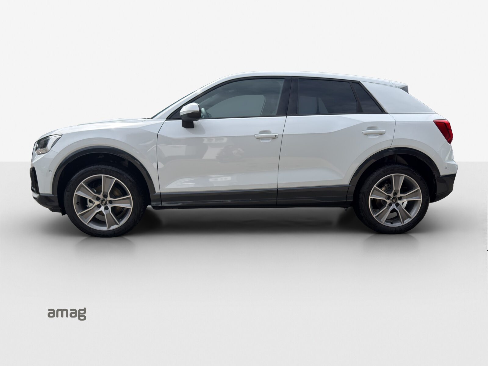 AUDI Q2 35 TFSI advanced, Petrol, Second hand / Used, Automatic - 2