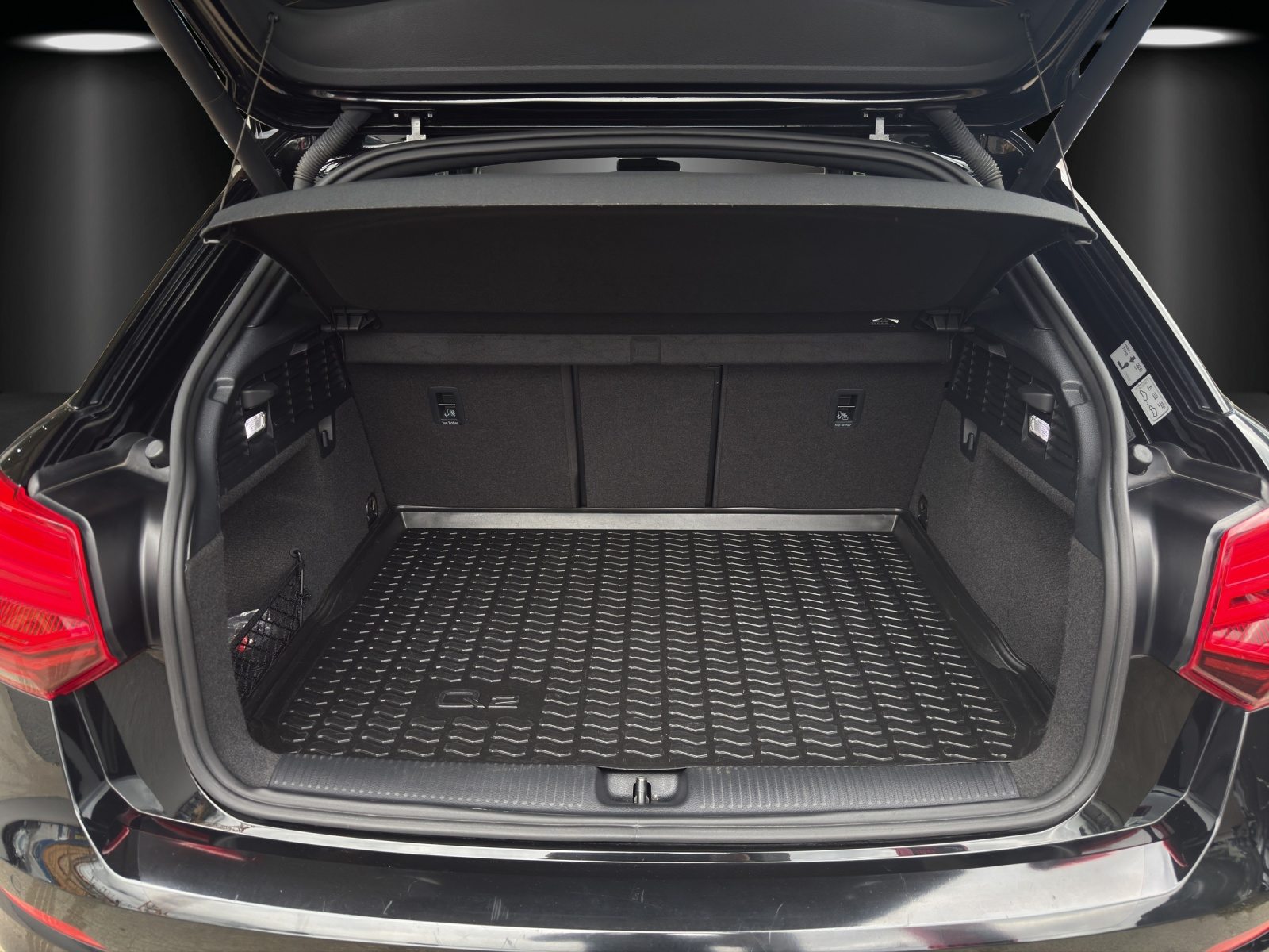 AUDI Q2 sport, Benzin, Occasion / Gebraucht, Automatik - 7