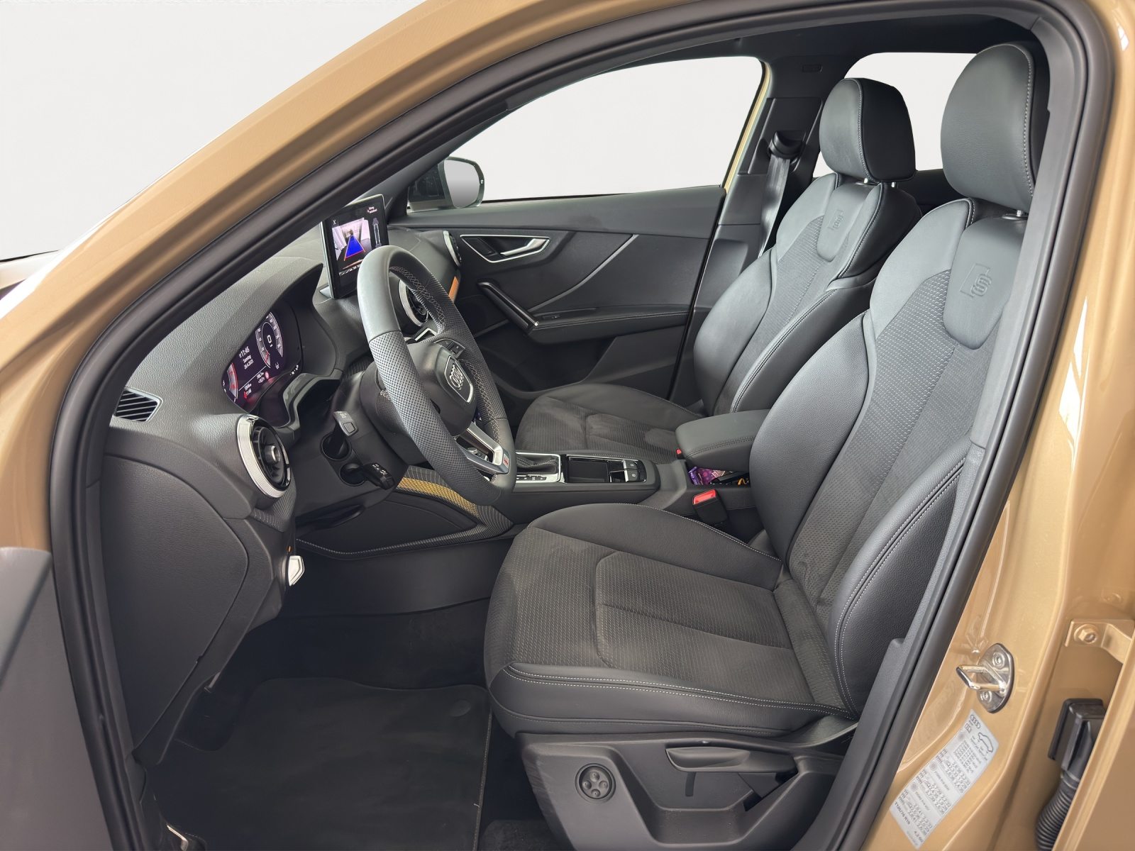 AUDI Q2 40 TFSI S line Attraction, Benzin, Occasion / Gebraucht, Automatik - 5