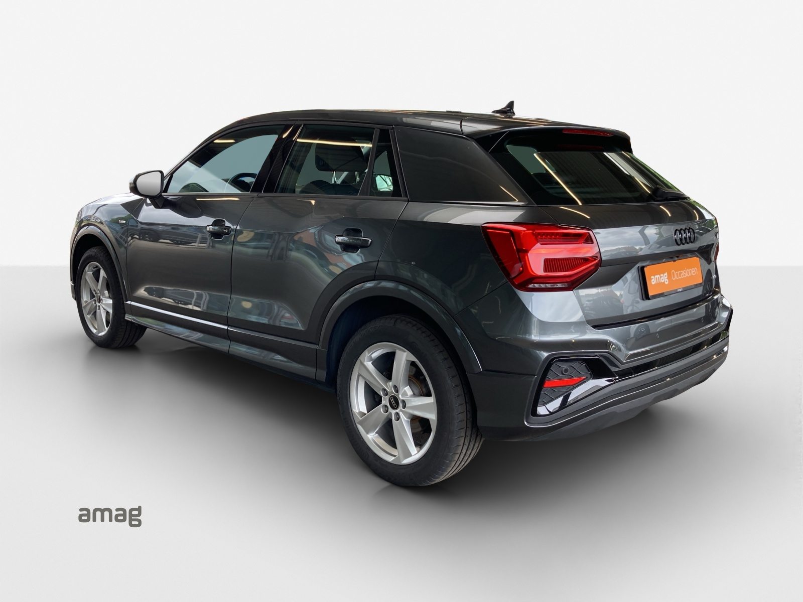 AUDI Q2 40 TFSI S line Attraction, Benzin, Occasion / Gebraucht, Automatik - 3