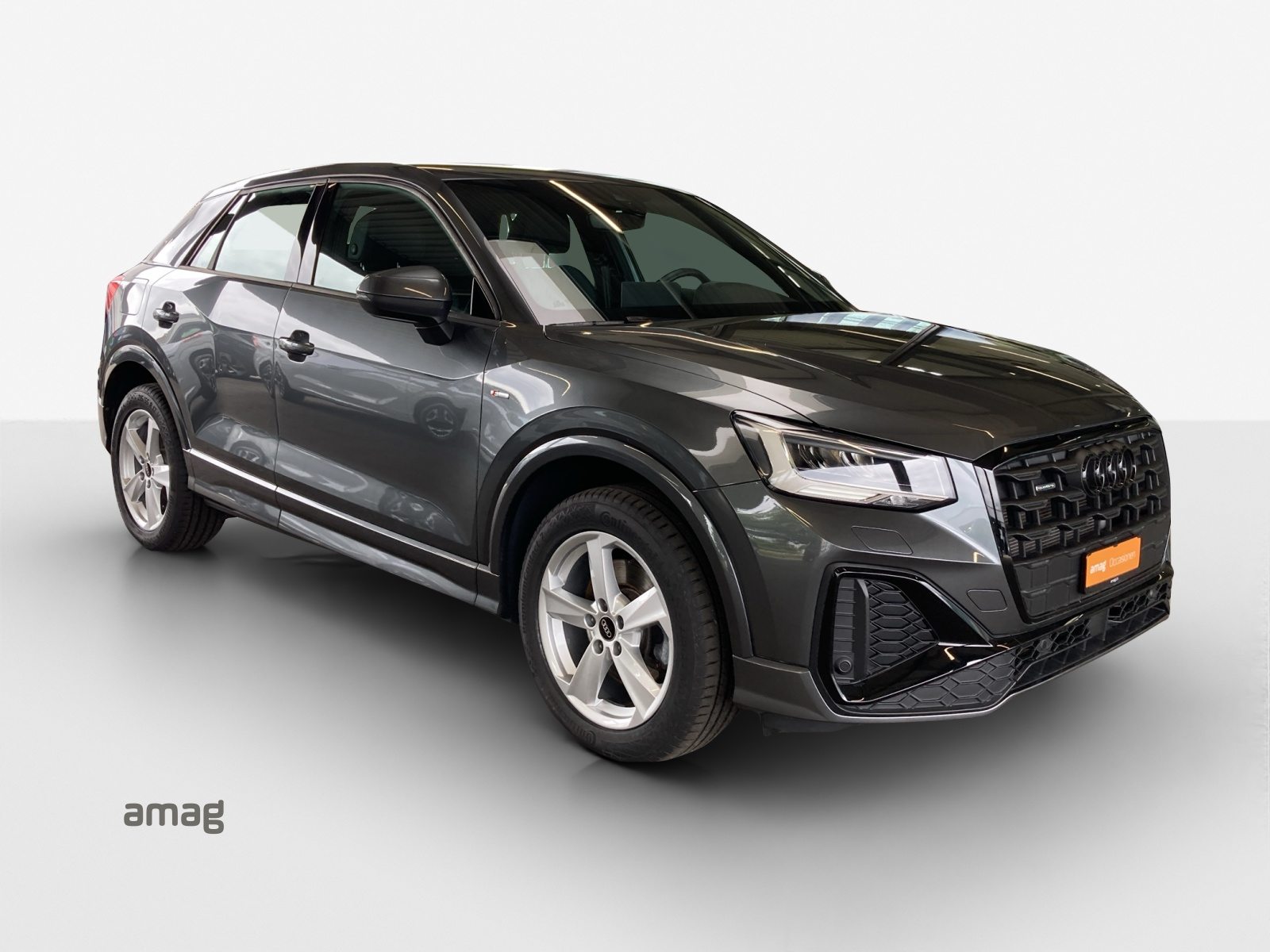 AUDI Q2 40 TFSI S line Attraction, Benzin, Occasion / Gebraucht, Automatik - 6