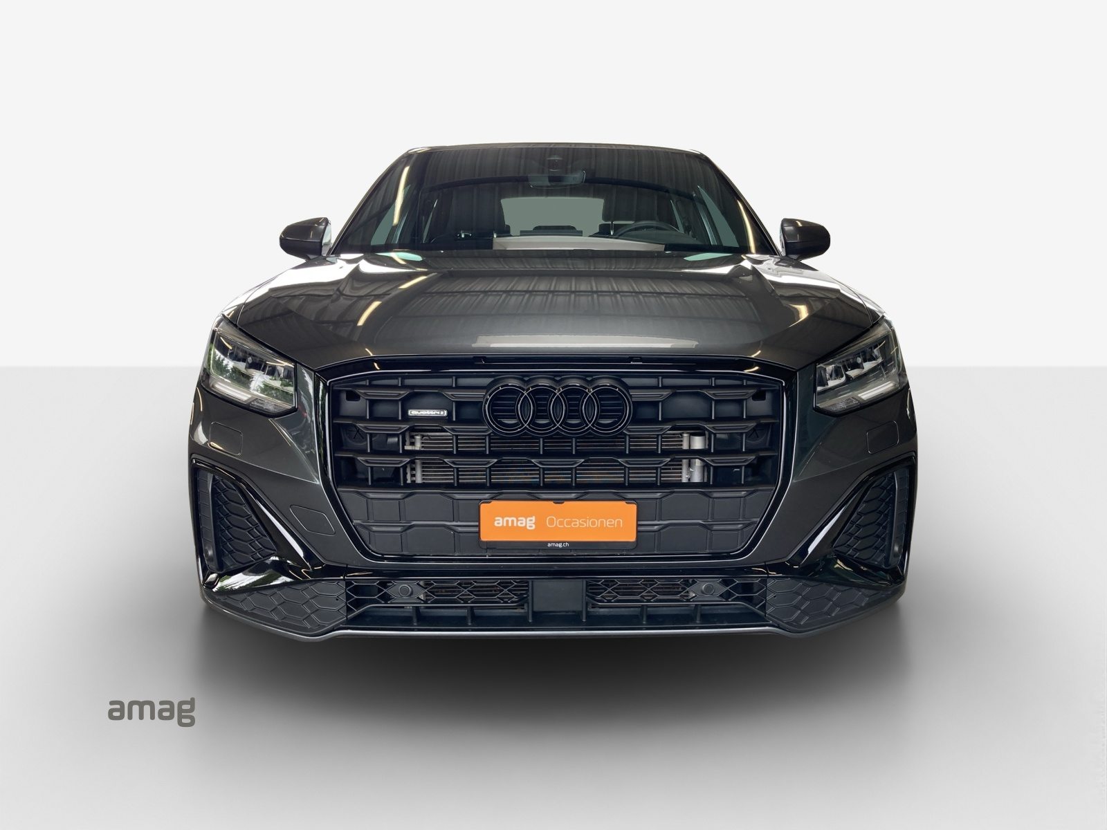 AUDI Q2 40 TFSI S line Attraction, Benzin, Occasion / Gebraucht, Automatik - 7