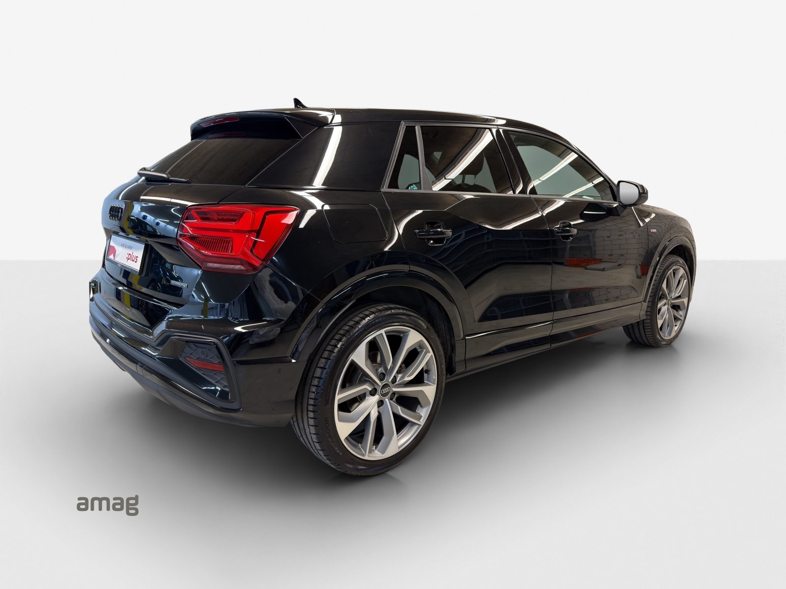 AUDI Q2 40 TFSI S line Attraction, Benzin, Occasion / Gebraucht, Automatik - 5