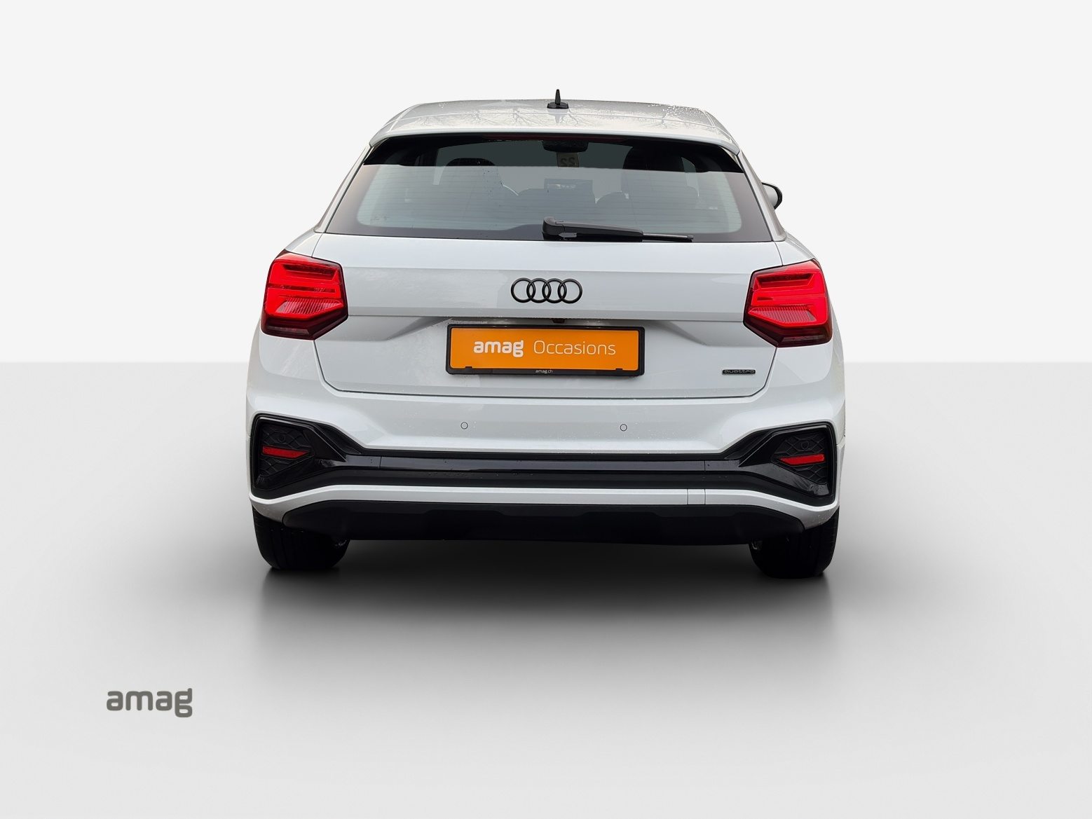 AUDI Q2 40 TFSI S line, Benzin, Occasion / Gebraucht, Automatik - 4