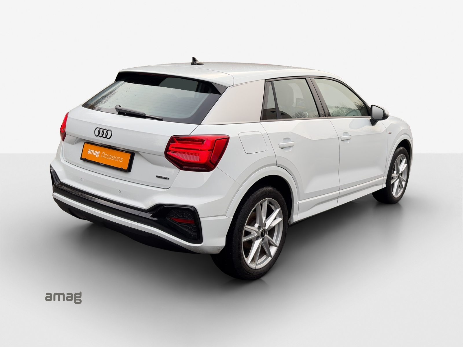 AUDI Q2 40 TFSI S line, Benzin, Occasion / Gebraucht, Automatik - 5