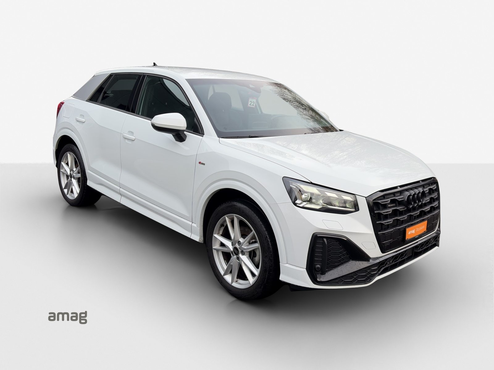 AUDI Q2 40 TFSI S line, Benzin, Occasion / Gebraucht, Automatik - 6