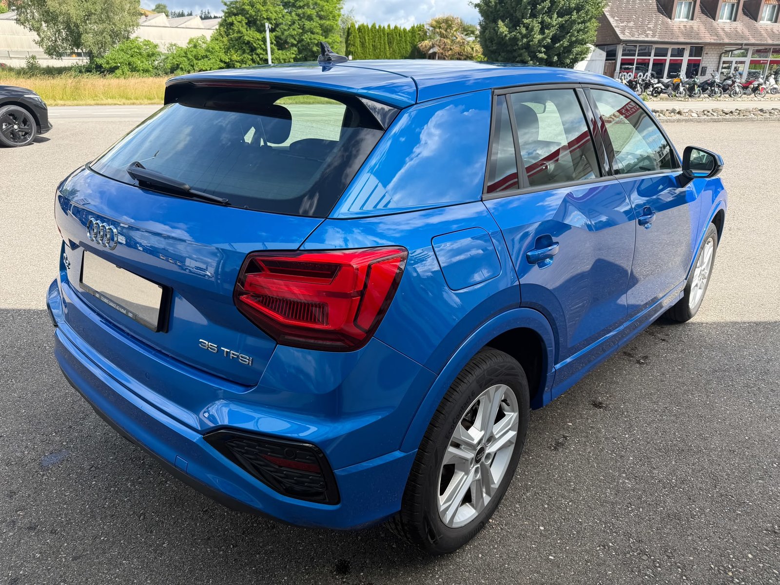 AUDI Q2 35 TFSI advanced, Petrol, Second hand / Used, Manual - 5