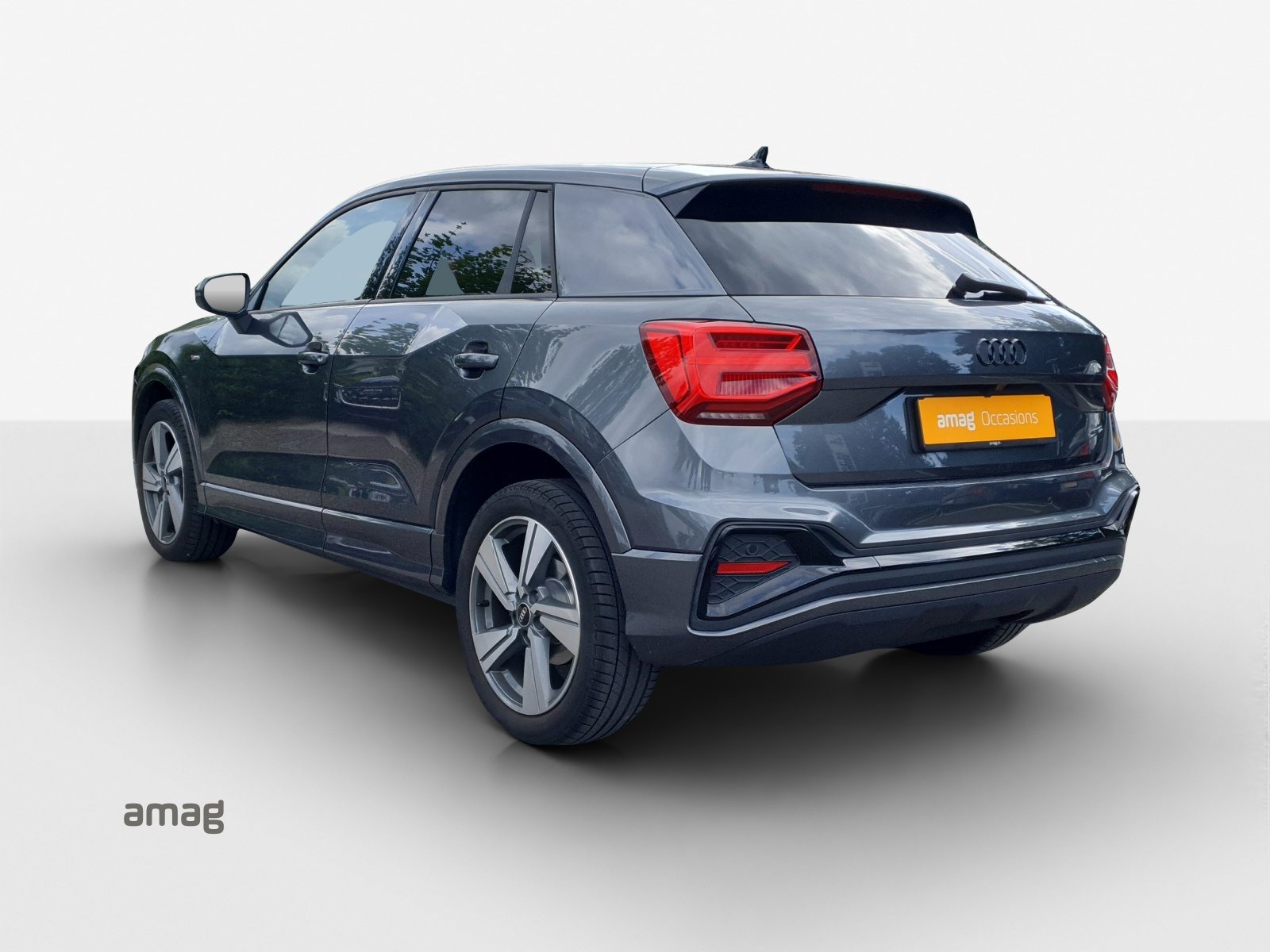 AUDI Q2 40 TFSI S line Attraction, Petrol, Second hand / Used, Automatic - 3