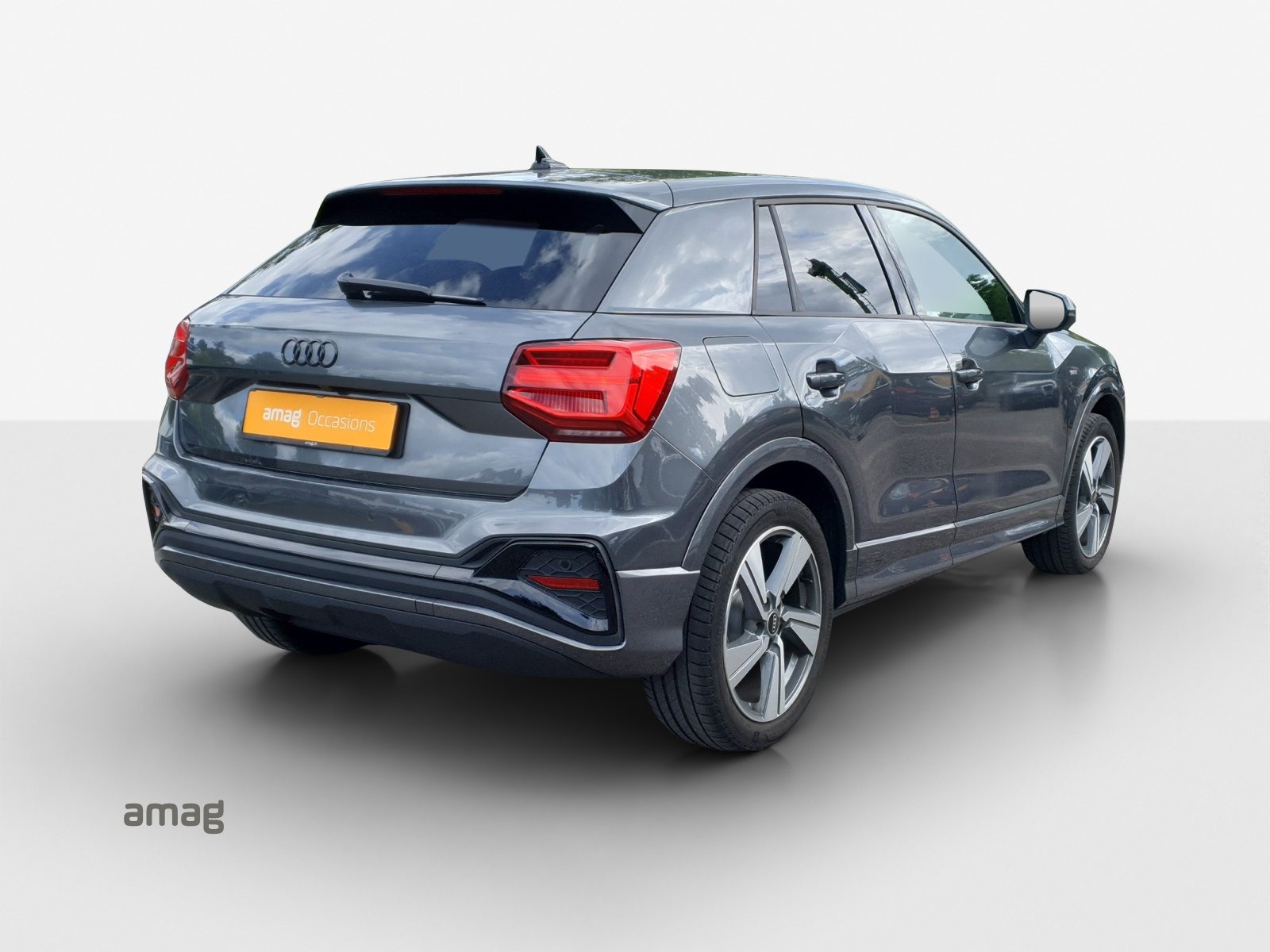 AUDI Q2 40 TFSI S line Attraction, Petrol, Second hand / Used, Automatic - 5
