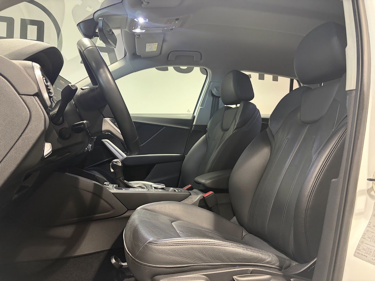 AUDI Q2 40 TFSI, Petrol, Second hand / Used, Automatic - 4