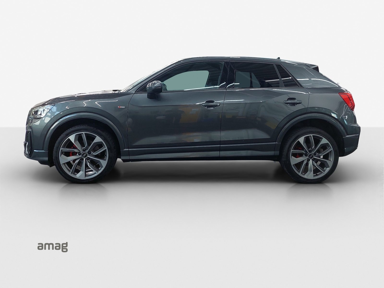 AUDI Q2 40 TFSI S line Attraction, Petrol, Second hand / Used, Automatic - 2