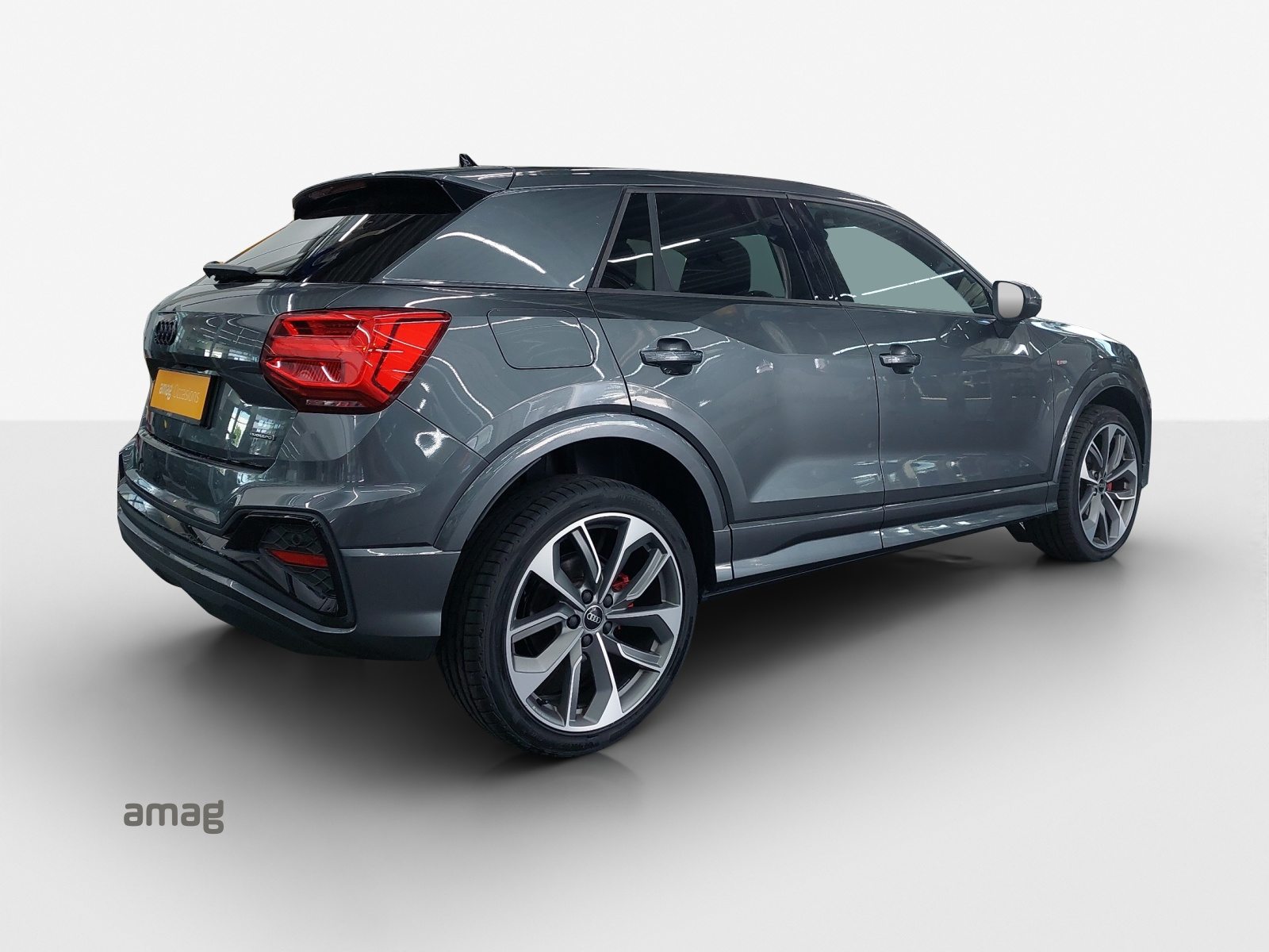 AUDI Q2 40 TFSI S line Attraction, Petrol, Second hand / Used, Automatic - 4