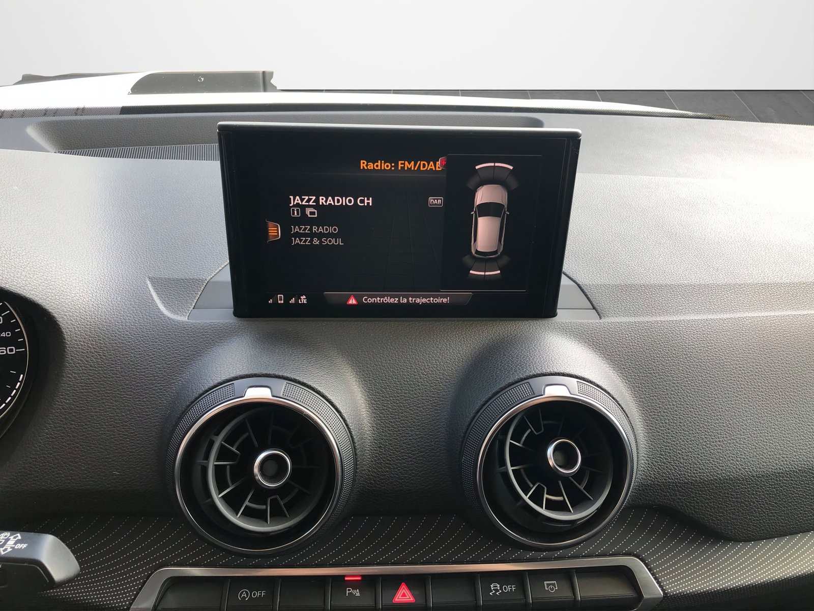 AUDI Q2 30 TFSI S-tronic, Benzin, Occasion / Gebraucht, Automatik - 4