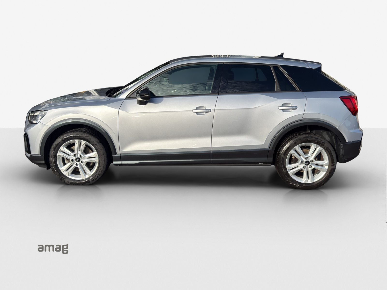 AUDI Q2 40 TFSI advanced Attraction, Benzin, Occasion / Gebraucht, Automatik - 2