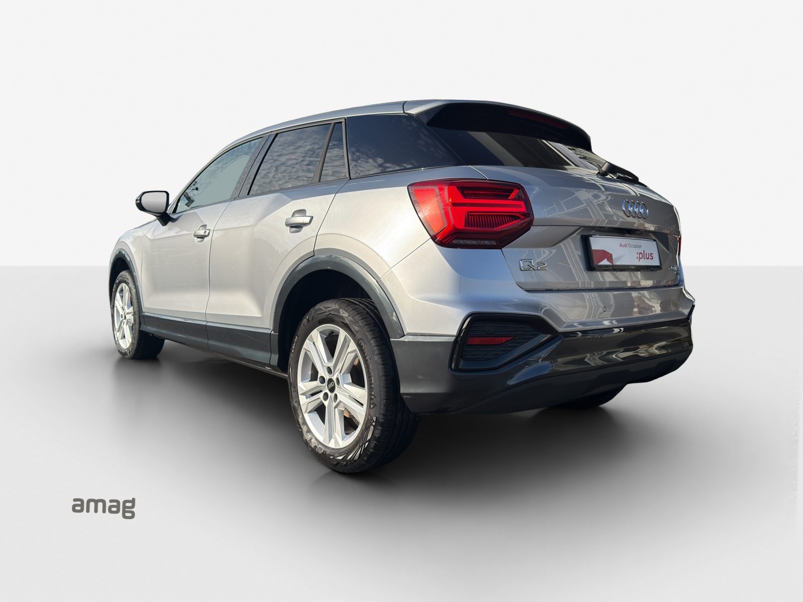 AUDI Q2 40 TFSI advanced Attraction, Benzin, Occasion / Gebraucht, Automatik - 3