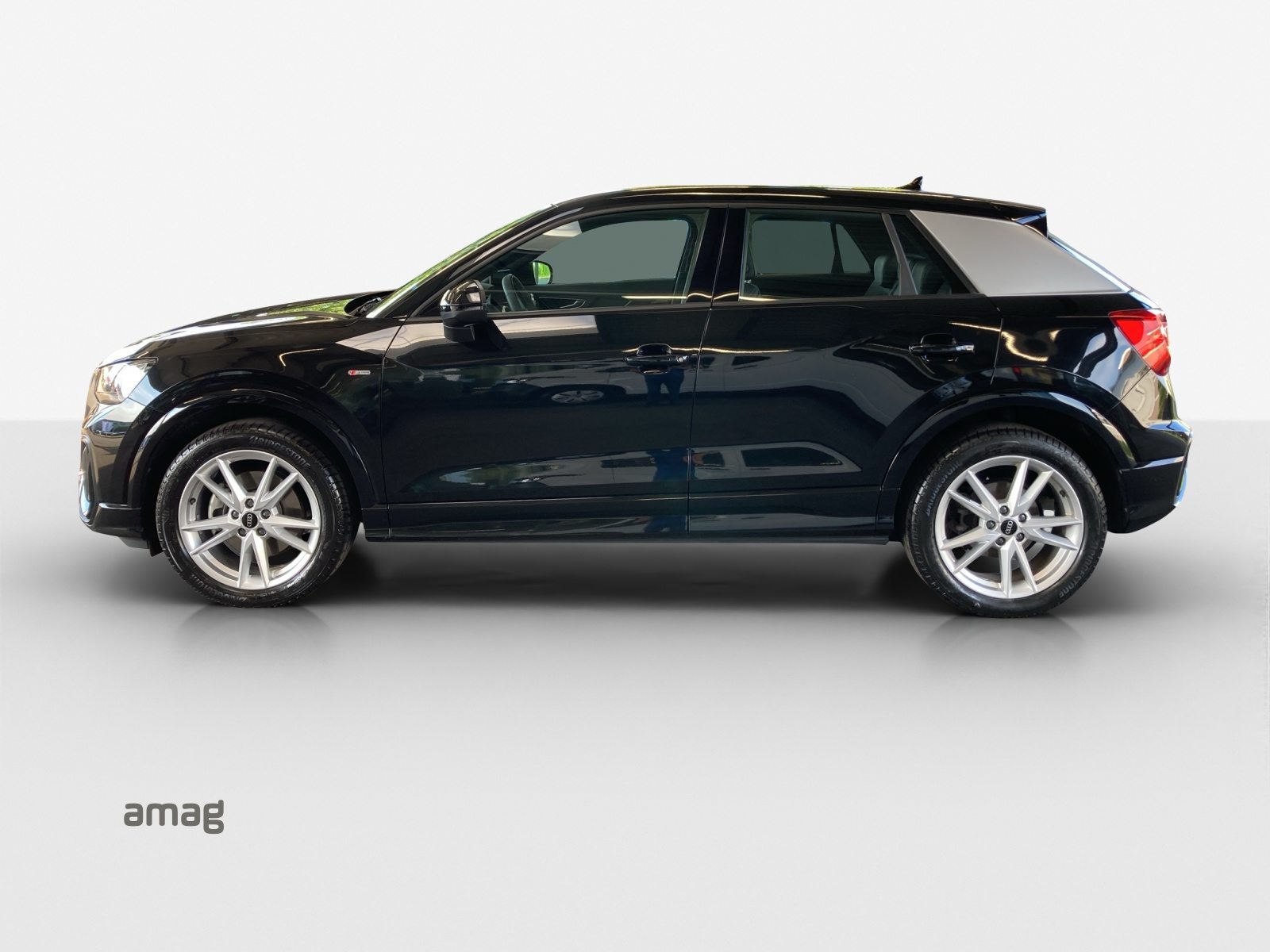 AUDI Q2 40 TFSI S line, Petrol, Second hand / Used, Automatic - 2