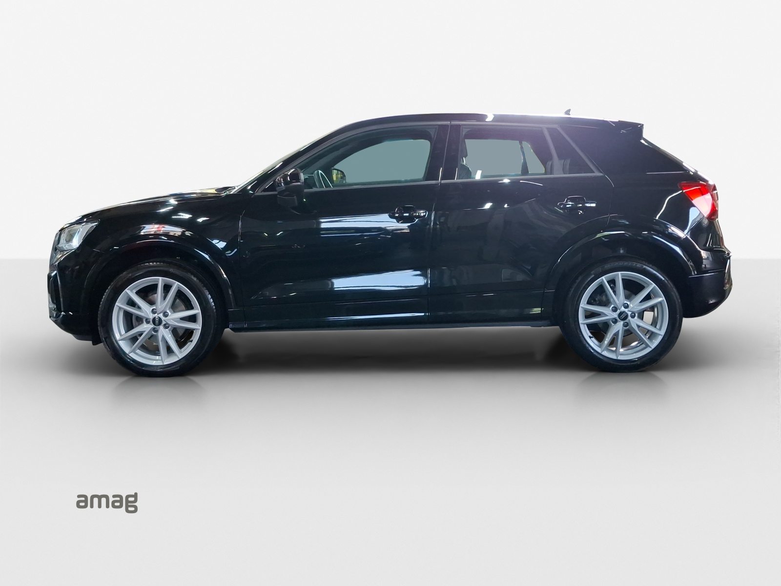 AUDI Q2 35 TFSI advanced, Petrol, Second hand / Used, Automatic - 2