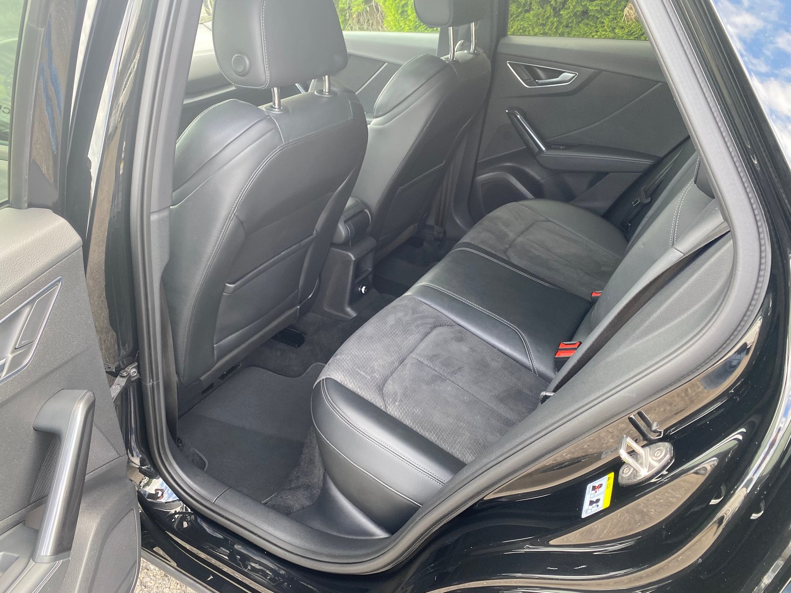 AUDI Q2 35 TFSI 150PS S-line S-tronic **Top-Ausstattung**, Benzin, Occasion / Gebraucht, Automatik - 7