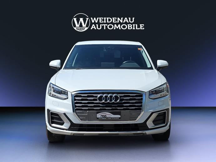 AUDI Q2 35 TFSI Sport, Benzin, Occasion / Gebraucht, Handschaltung