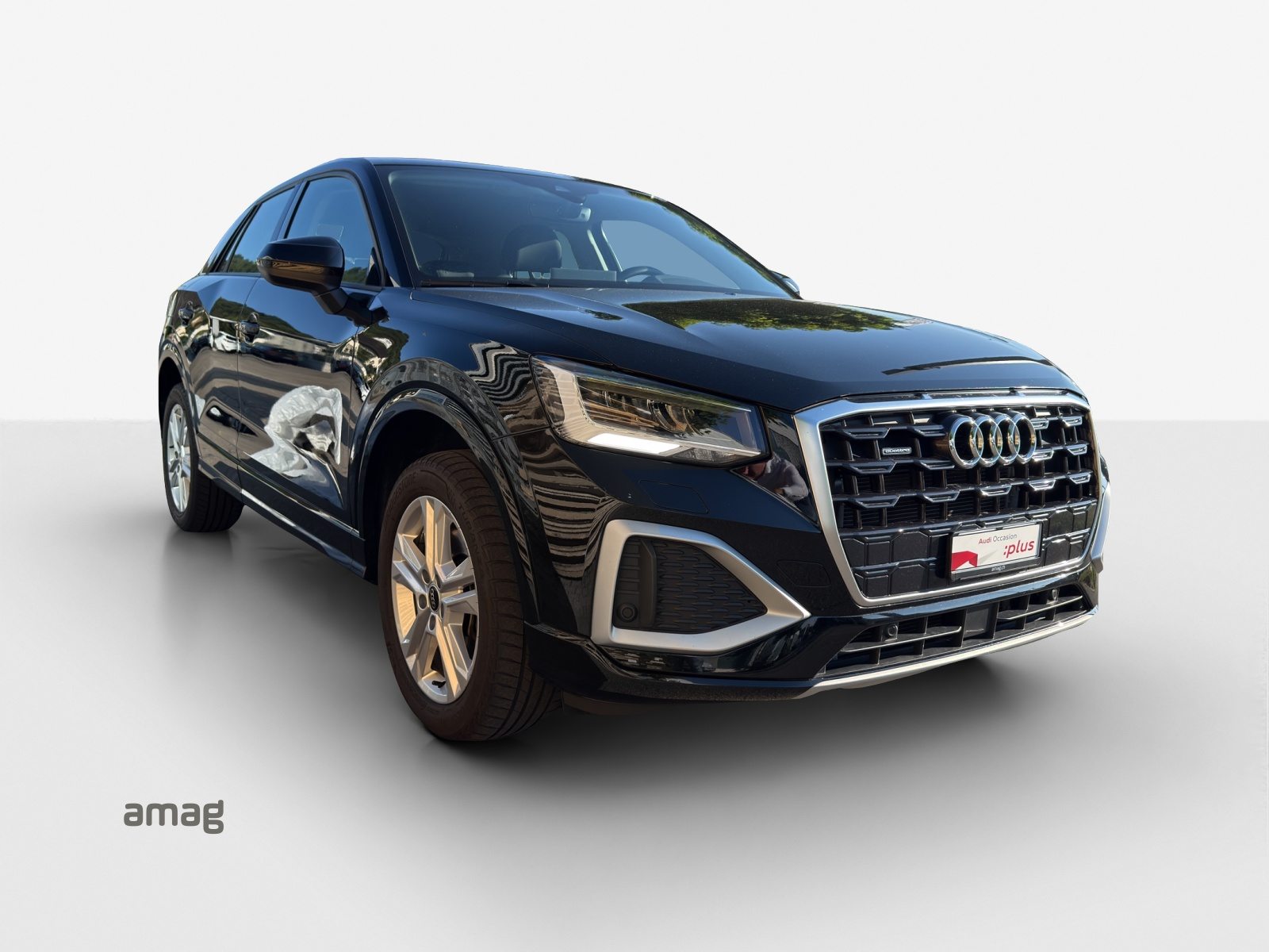 AUDI Q2 40 TFSI advanced, Benzin, Occasion / Gebraucht, Automatik - 2