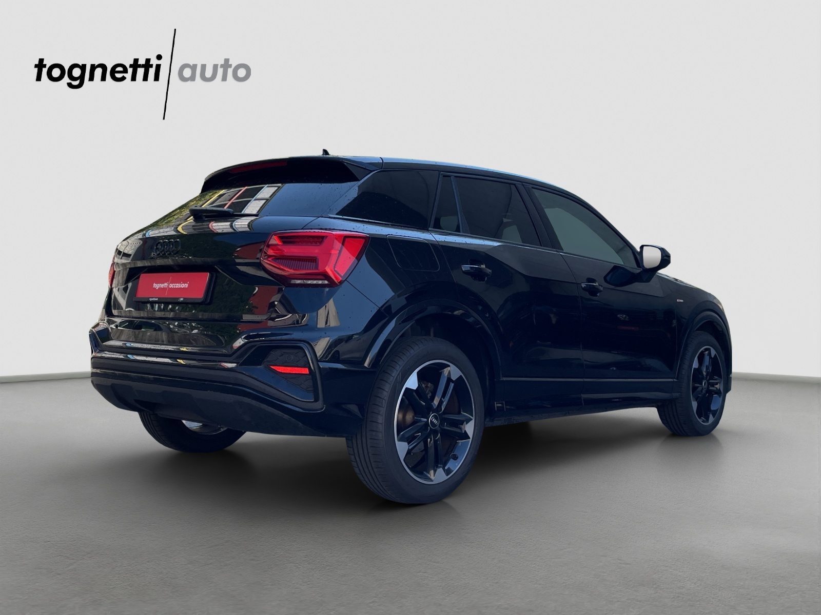 AUDI Q2 35 TFSI S line, Petrol, Second hand / Used, Automatic - 4