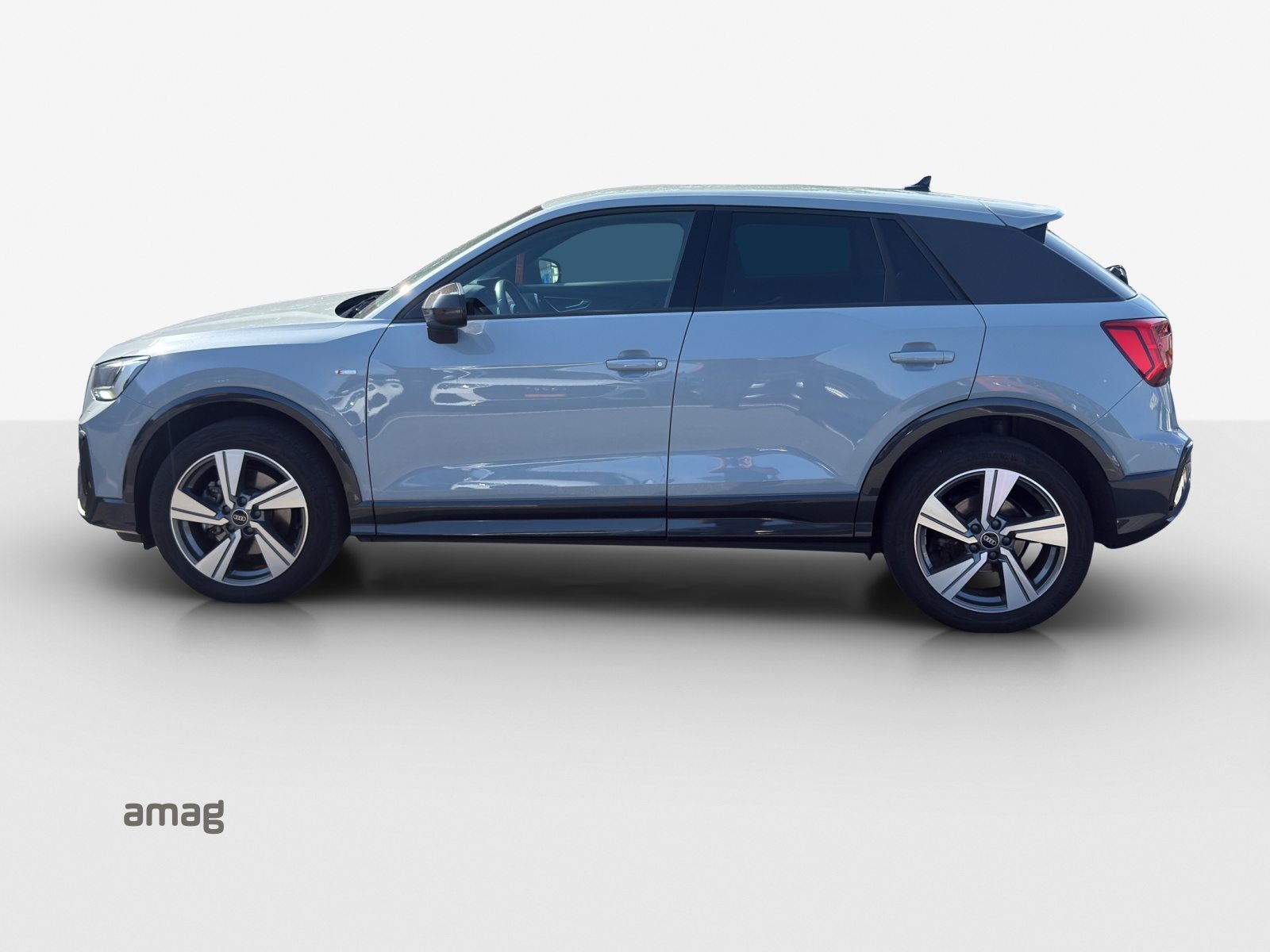 AUDI Q2 40 TFSI S line, Essence, Occasion / Utilisé, Automatique - 2
