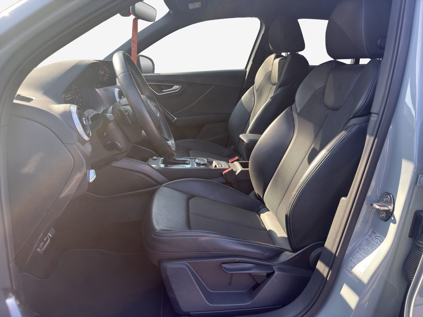 AUDI Q2 40 TFSI S line, Essence, Occasion / Utilisé, Automatique - 7