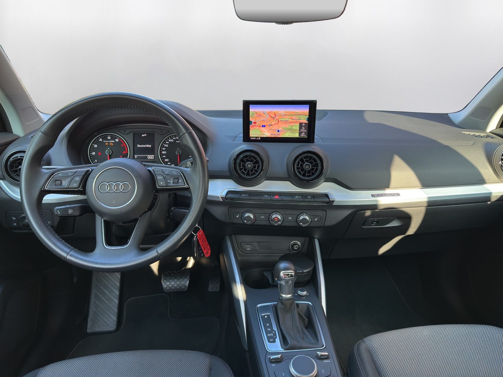 AUDI Q2 sport, Benzin, Occasion / Gebraucht, Automatik - 7