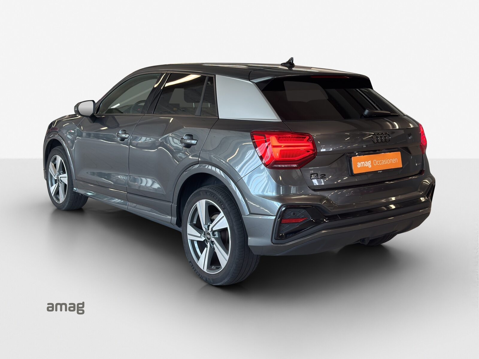 AUDI Q2 40 TFSI S line, Benzin, Occasion / Gebraucht, Automatik - 3