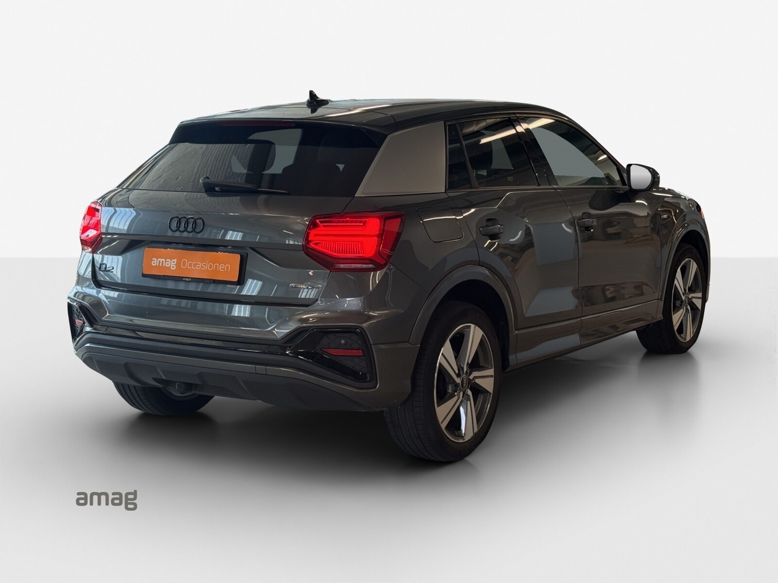 AUDI Q2 40 TFSI S line, Benzin, Occasion / Gebraucht, Automatik - 5