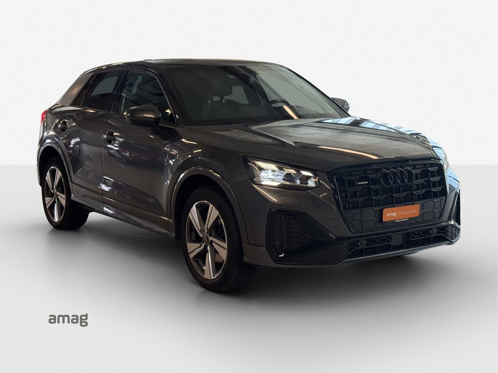 AUDI Q2 40 TFSI S line, Benzin, Occasion / Gebraucht, Automatik - 6