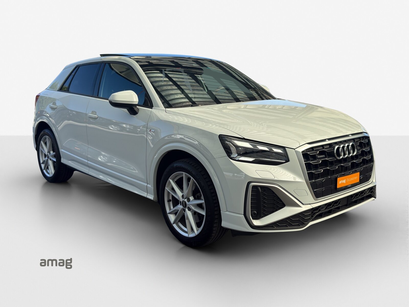 AUDI Q2 40 TFSI S line Attraction, Benzin, Occasion / Gebraucht, Automatik - 6