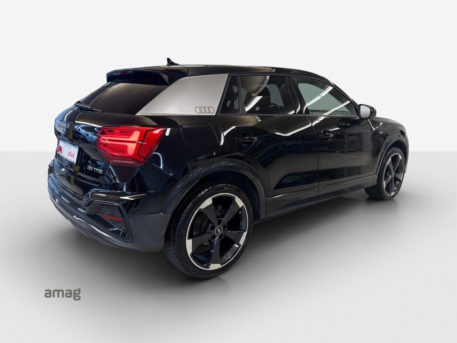 AUDI Q2 35 TFSI S line, Petrol, Second hand / Used, Automatic - 5