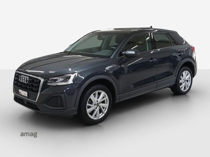 AUDI Q2 40 TFSI Attraction, Benzin, Occasion / Gebraucht, Automatik