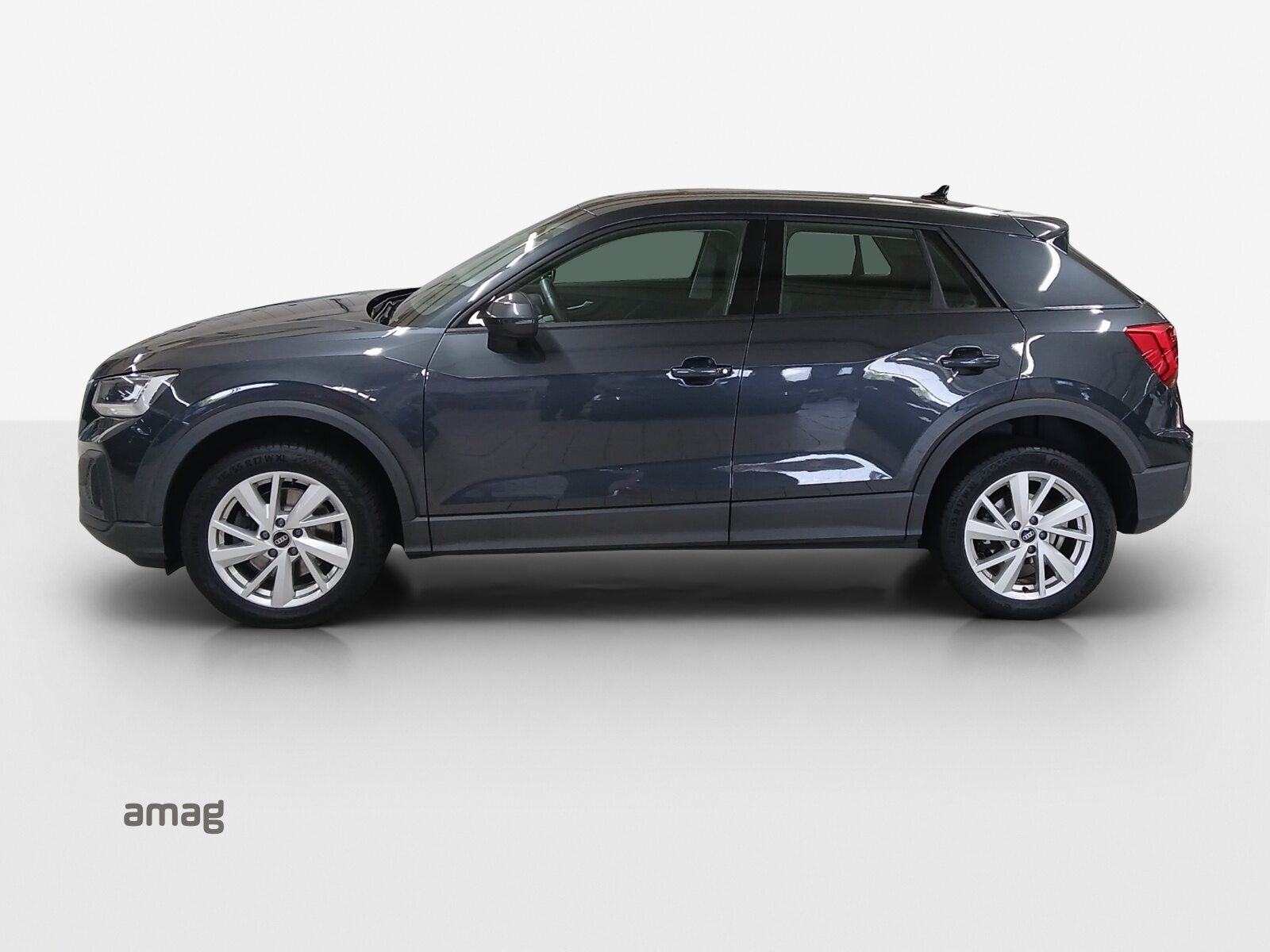 AUDI Q2 40 TFSI Attraction, Benzin, Occasion / Gebraucht, Automatik - 2