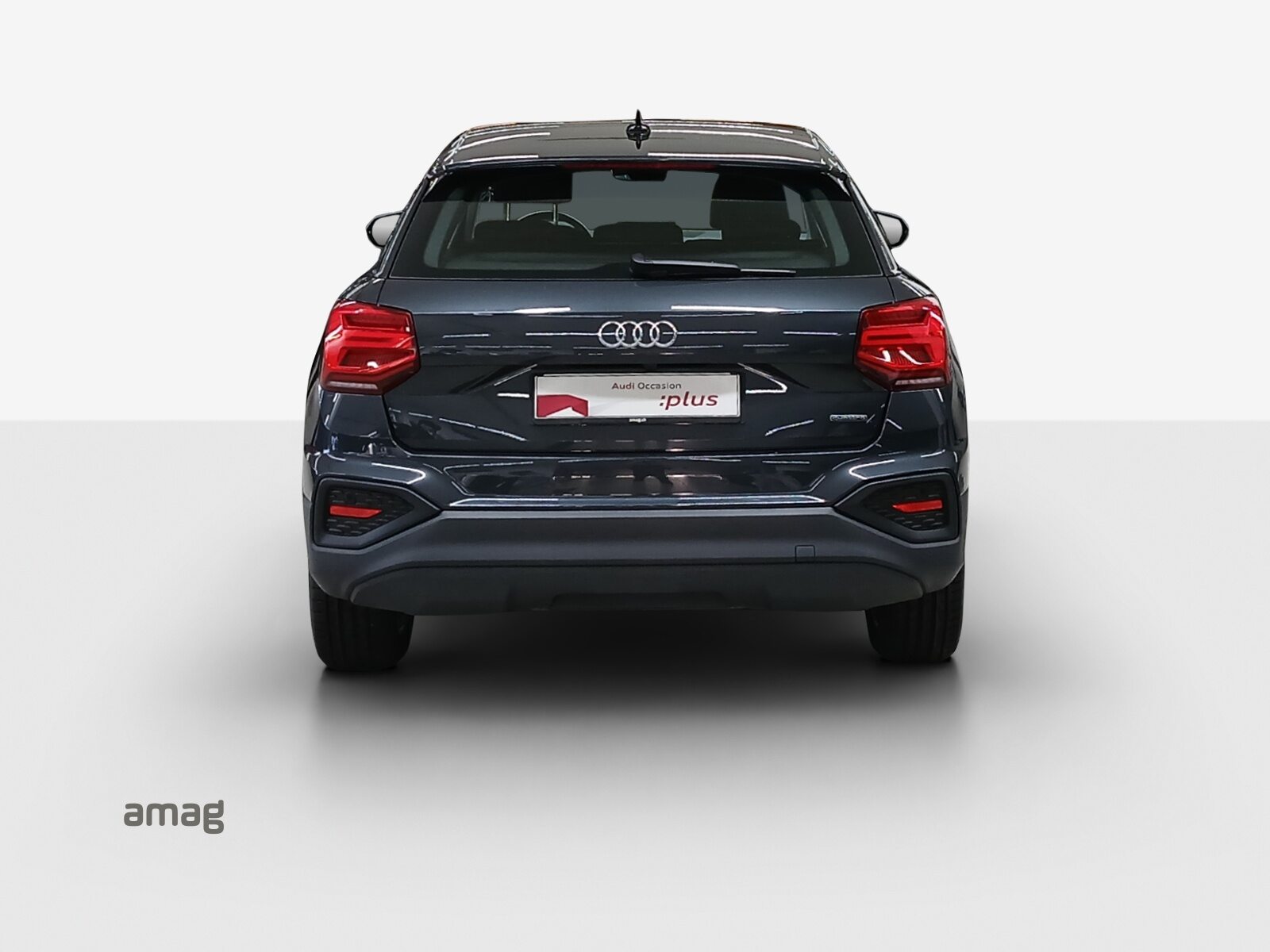 AUDI Q2 40 TFSI Attraction, Benzin, Occasion / Gebraucht, Automatik - 4
