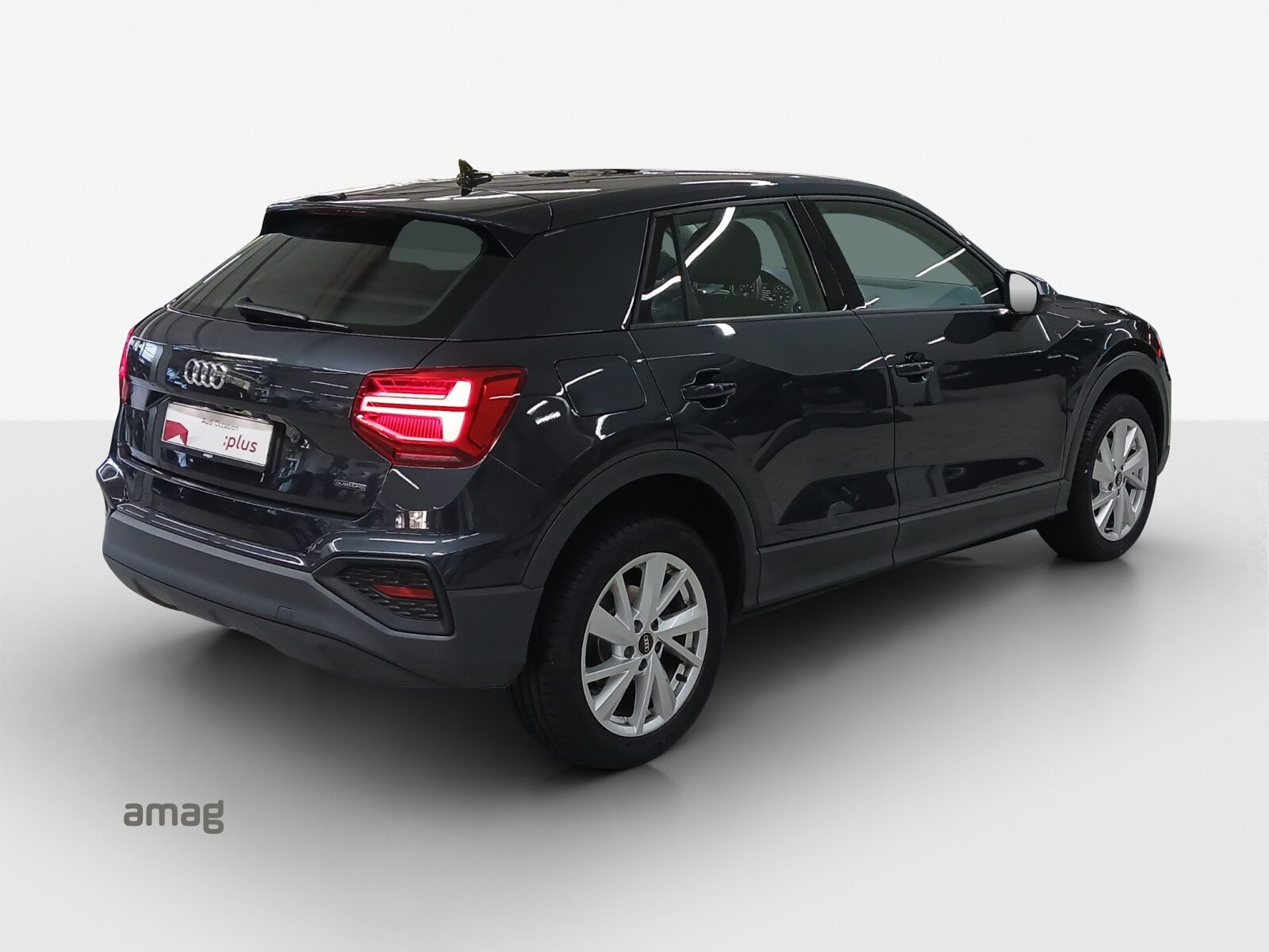 AUDI Q2 40 TFSI Attraction, Benzin, Occasion / Gebraucht, Automatik - 5