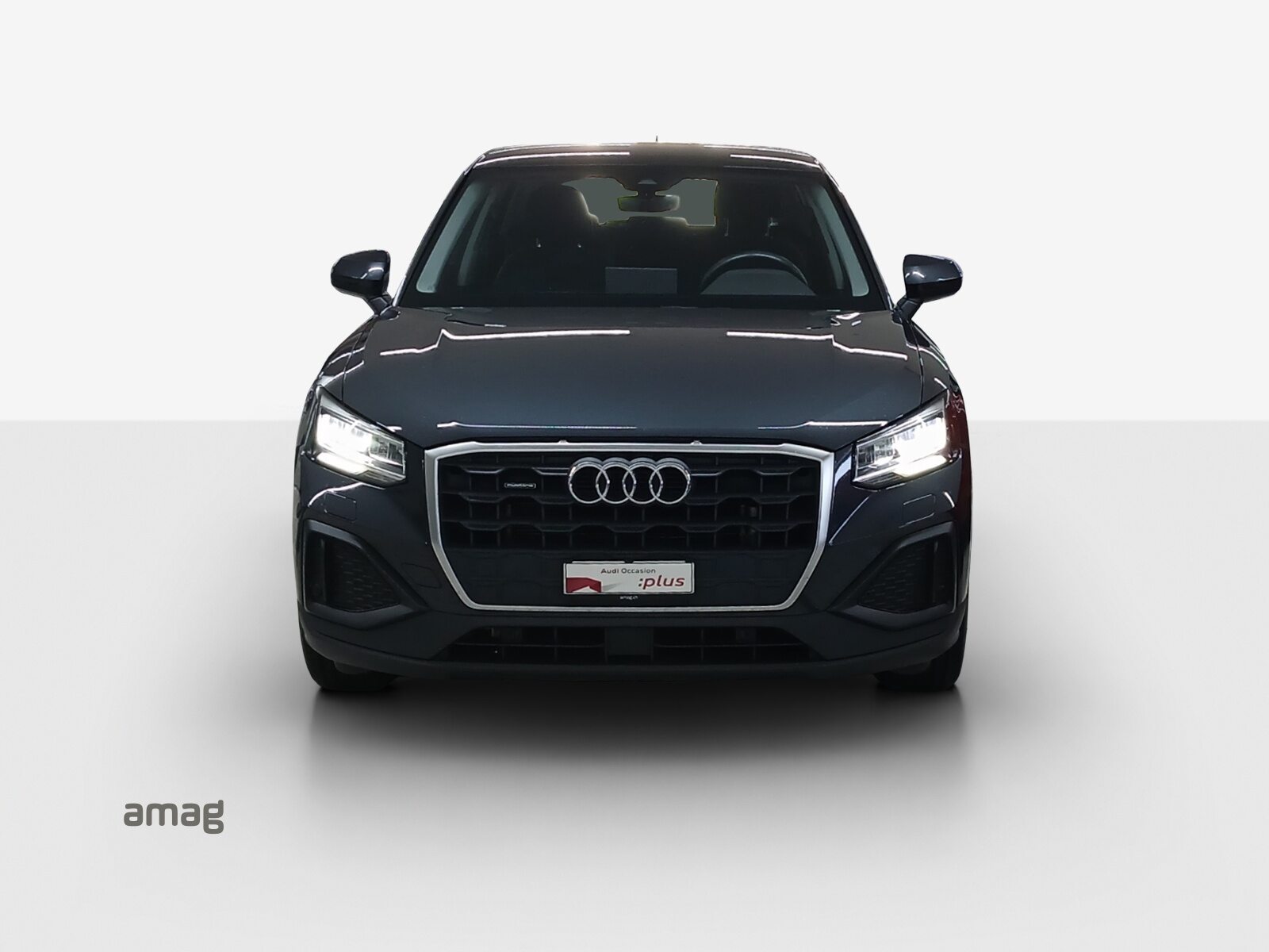 AUDI Q2 40 TFSI Attraction, Benzin, Occasion / Gebraucht, Automatik - 7