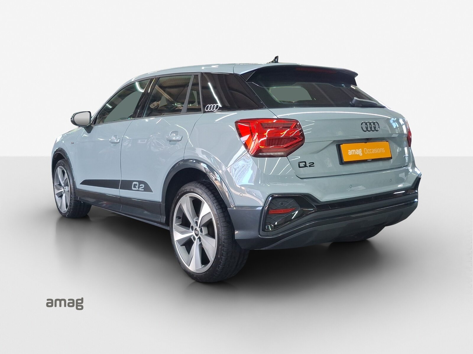 AUDI Q2 40 TFSI S line Attraction, Benzin, Occasion / Gebraucht, Automatik - 3
