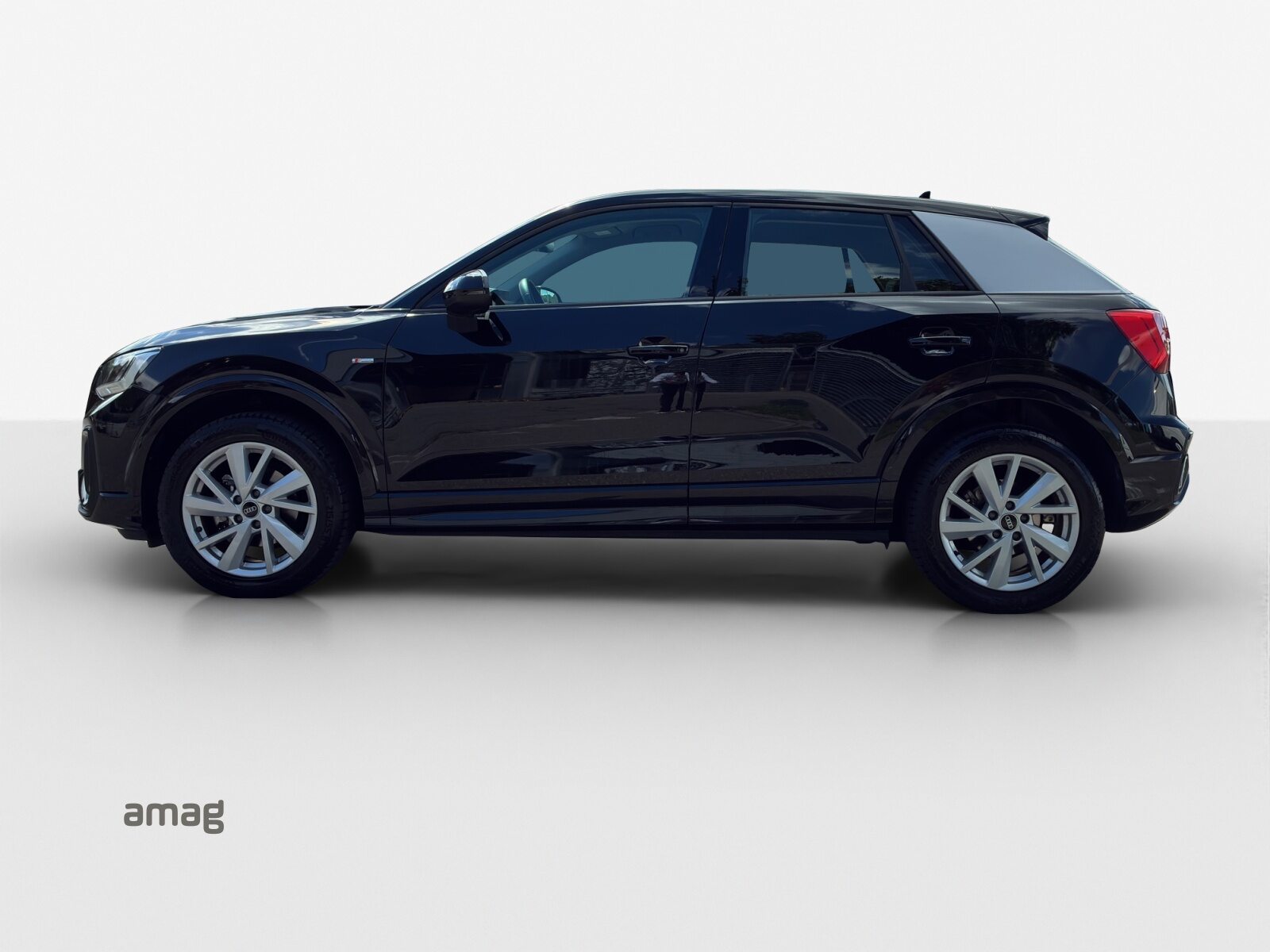 AUDI Q2 35 TFSI S line, Petrol, Second hand / Used, Automatic - 2
